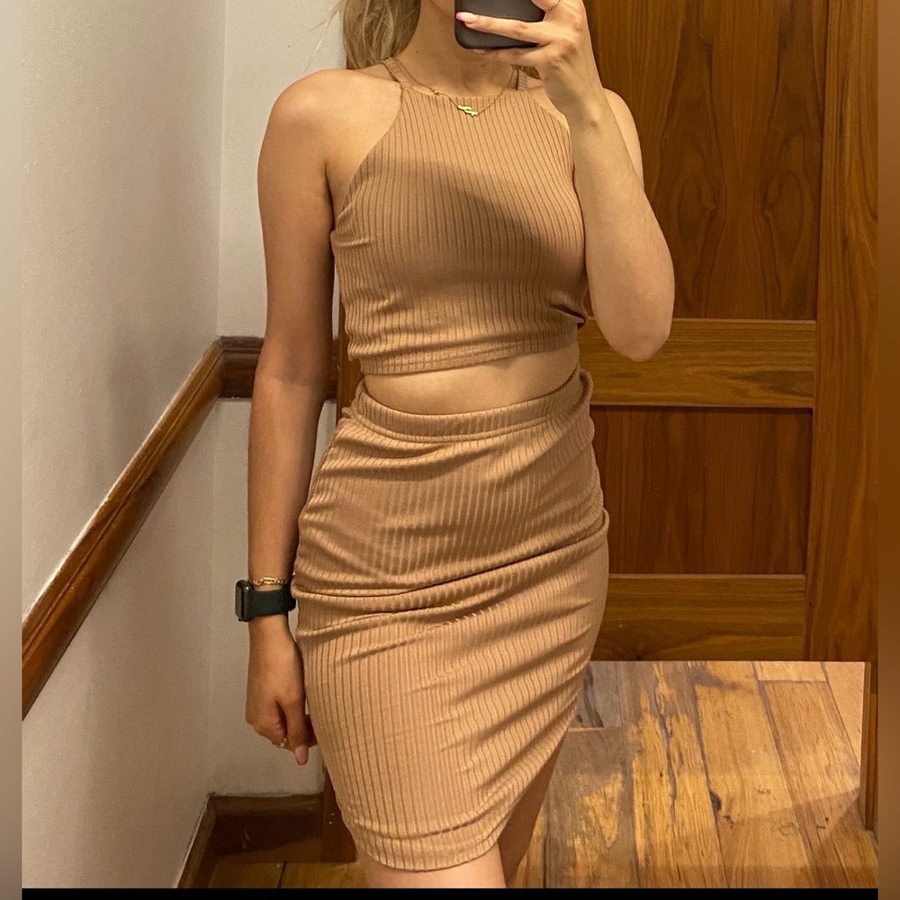 Elegant Tan Ribbed 2 pieces set